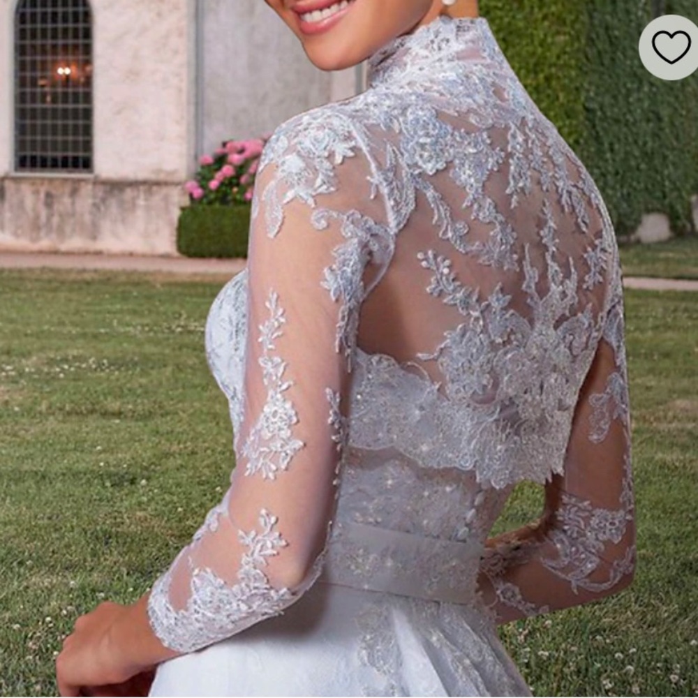 Elegant White Lace Bridal Wrap Dress topper NWT